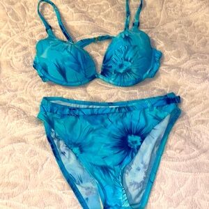 Liquid blue bikini M with padded push up bra and blue rhinestone detail 🌴